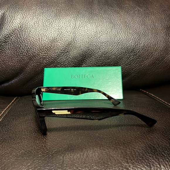 Bottega Veneta women’s logo monogram sunglasses NEW BV1145S 002 - Picture 9 of 14